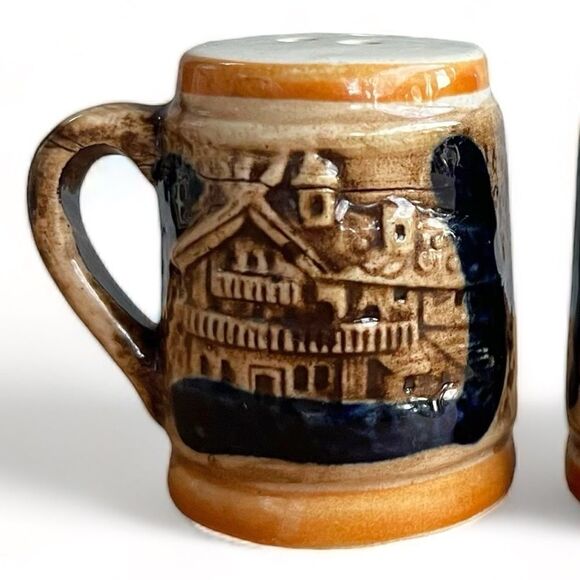 Vintage Mini Beer Stein Replica Salt Pepper Shakers with Stoppers - Picture 7 of 15